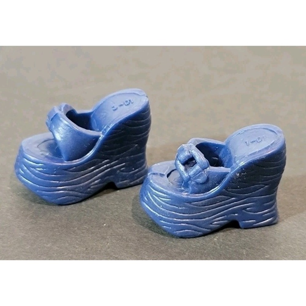 Vintage Barbie Blue High Heel Platform Shoes Front Buckle Barbie Accessory‎